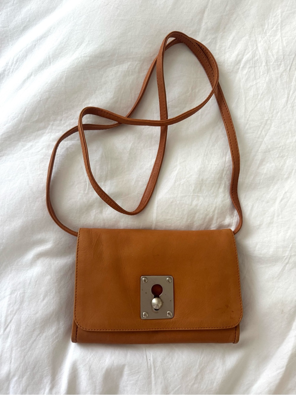 Kenneth Cole 2 in 1 Crossbody Shoulder Bag in Cognac Calf Leather